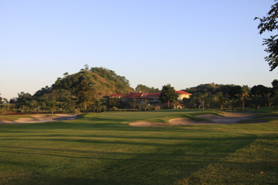 클락 뉴 아시아 골프 클럽 (New Asia Golf & Spa Resort, Clark)1.jpg